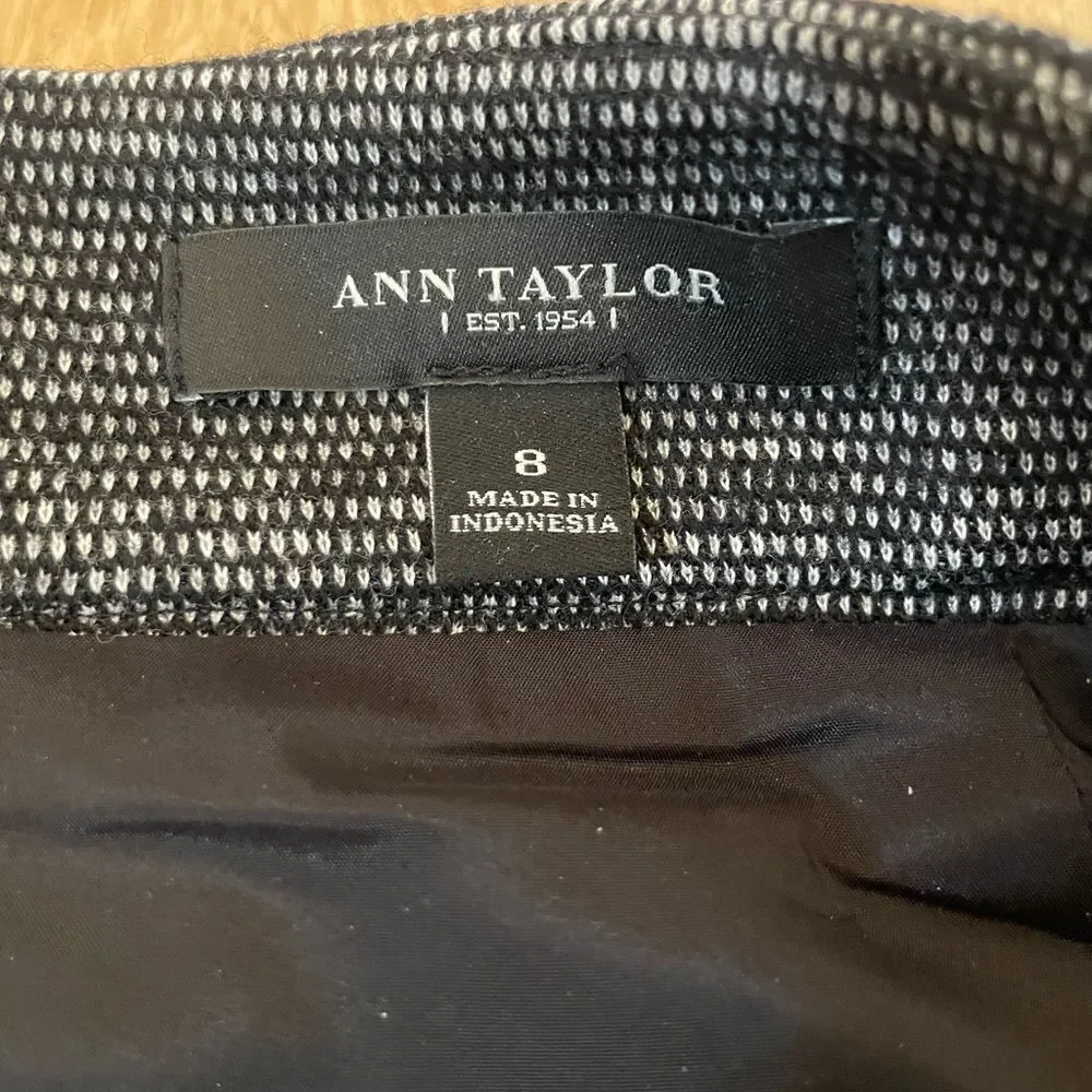 Ann Taylor gray skirt